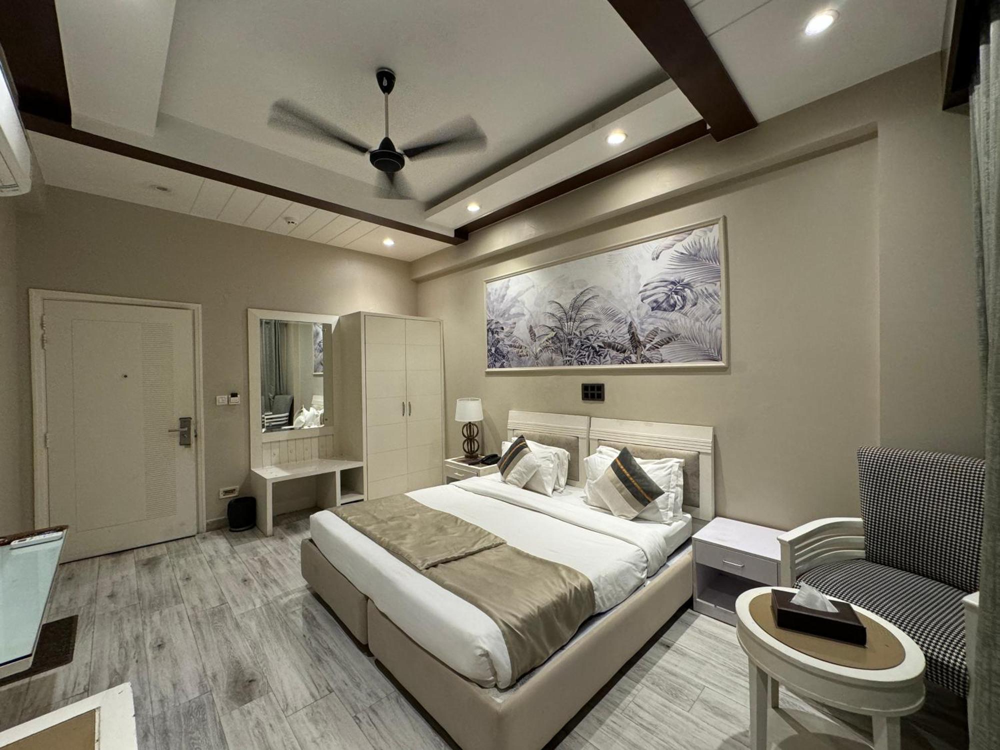 Skon Boutique By Orion Hotels Neu-Delhi Exterior foto