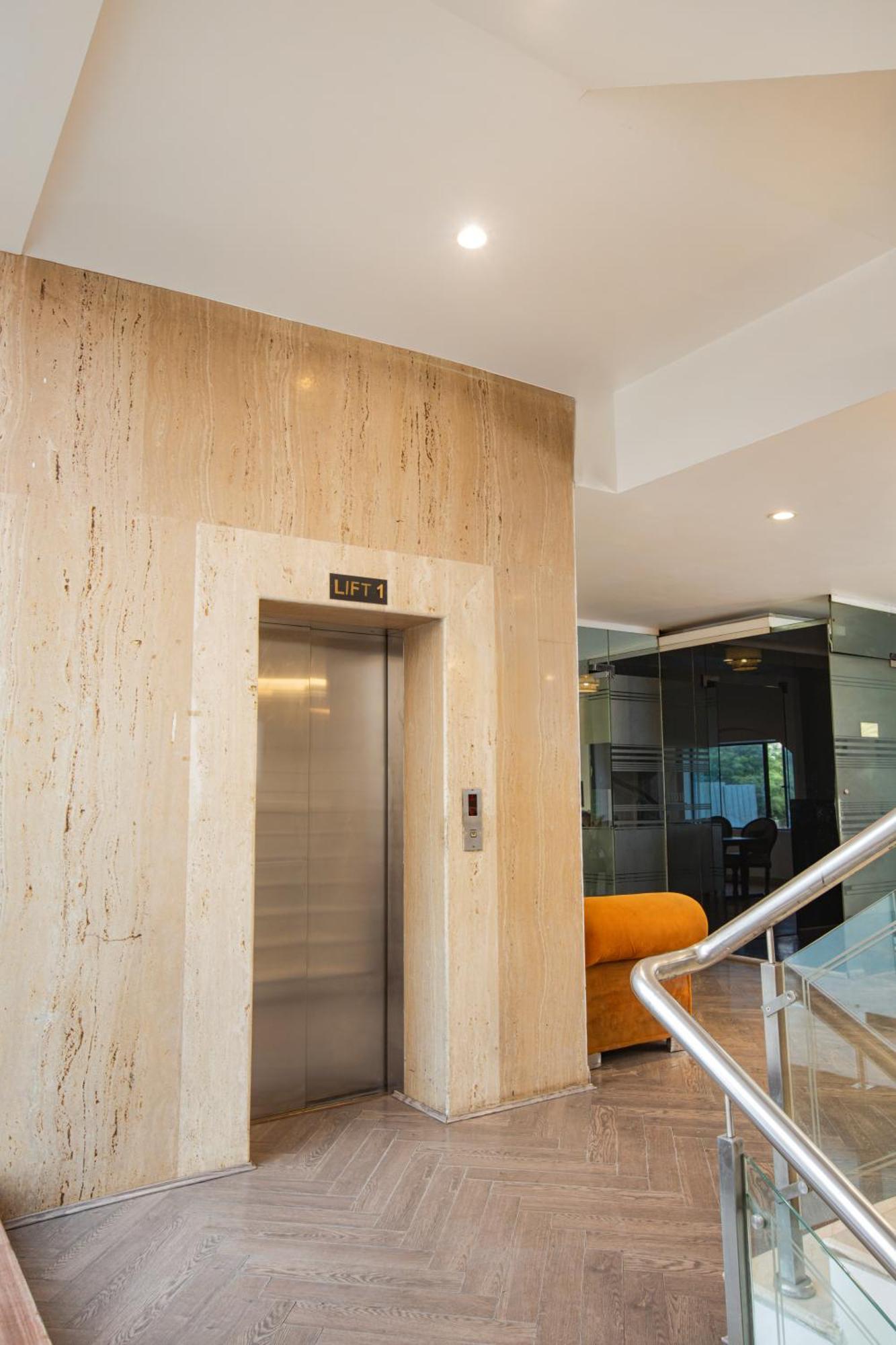 Skon Boutique By Orion Hotels Neu-Delhi Exterior foto