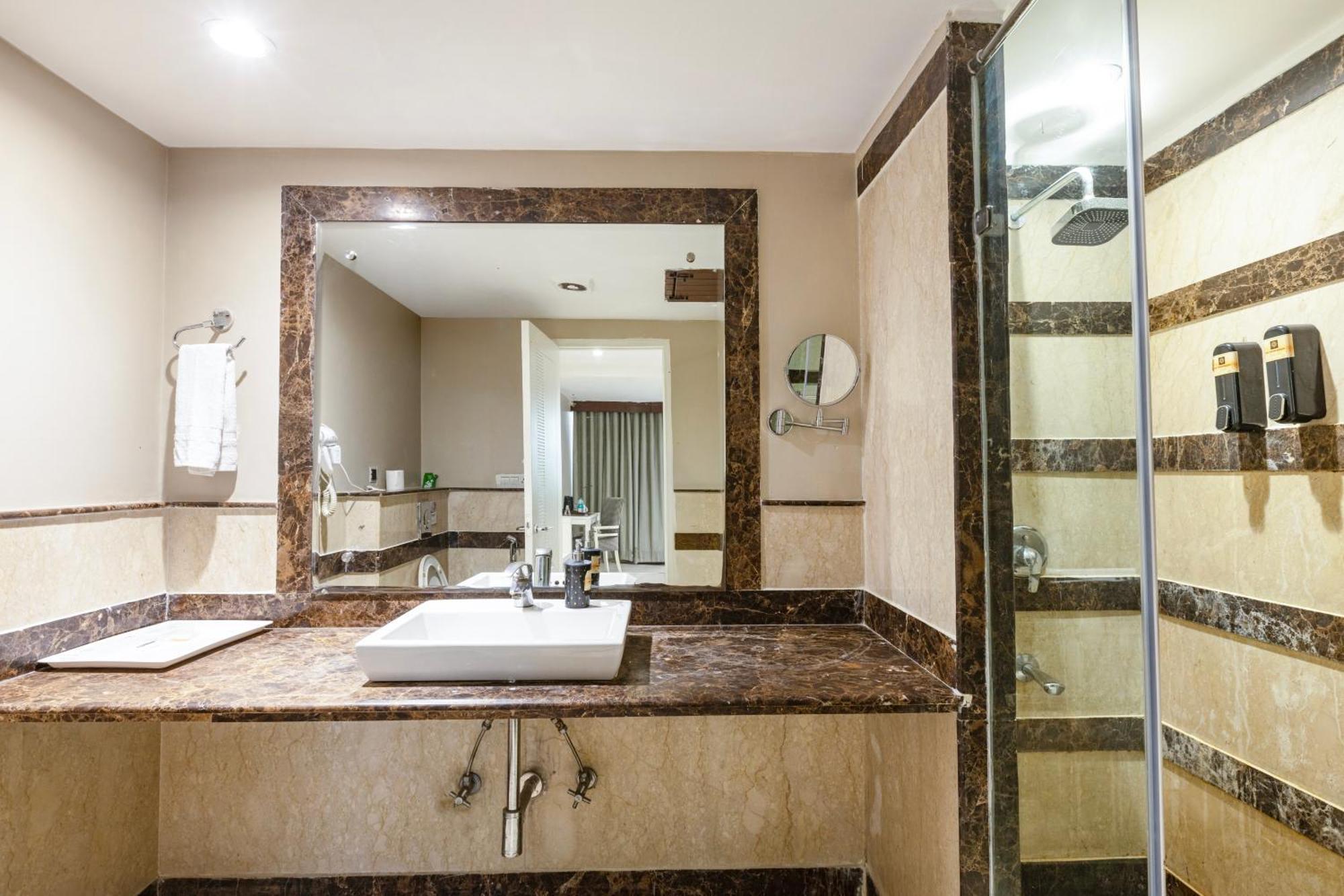 Skon Boutique By Orion Hotels Neu-Delhi Exterior foto